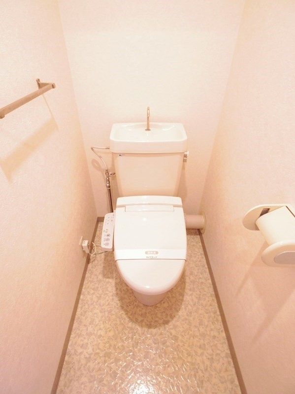 トイレ　※同仕様写真