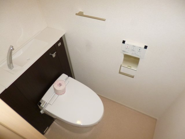 トイレ　シャワー付き暖房便座