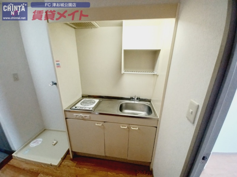 キッチン　同物件別部屋写真
