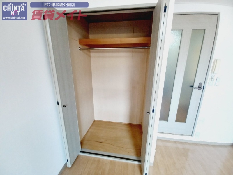 収納　同物件別部屋写真