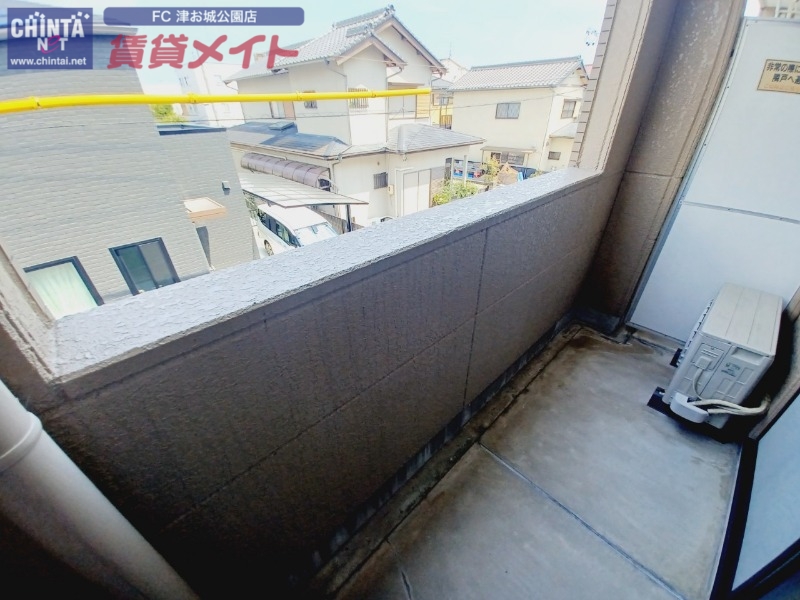 バルコニー　同物件別部屋写真