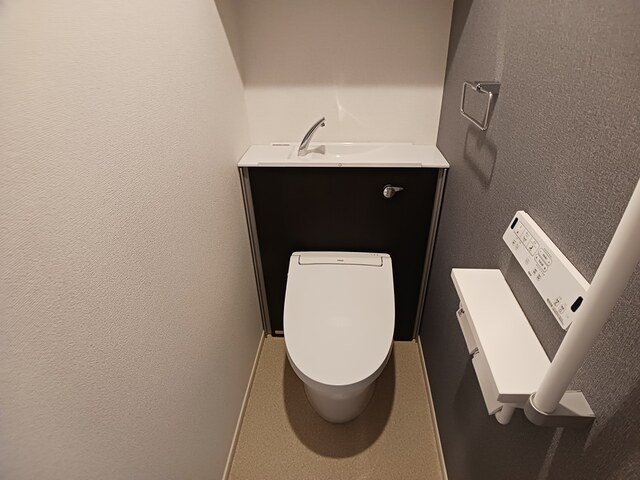 トイレ　清潔感のあるトイレです