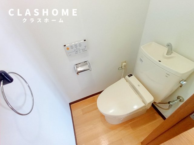 トイレ　同物件の別部屋になります。