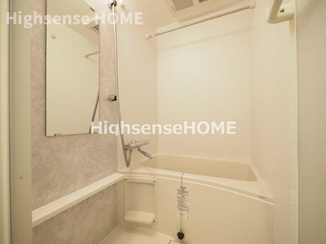 バス・シャワールーム　コンパクトで使いやすいお風呂です