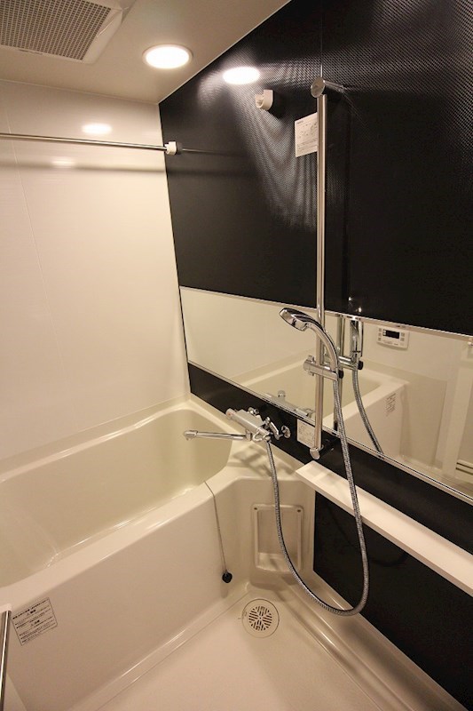 バス・シャワールーム　浴室※別号室の参考写真になります。