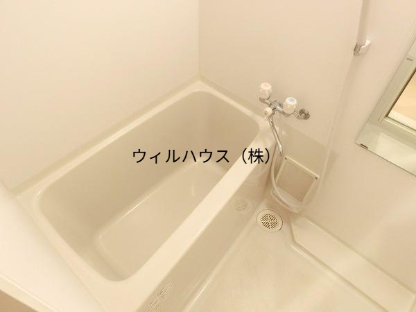 バス・シャワールーム　キレイにリフォームされています！