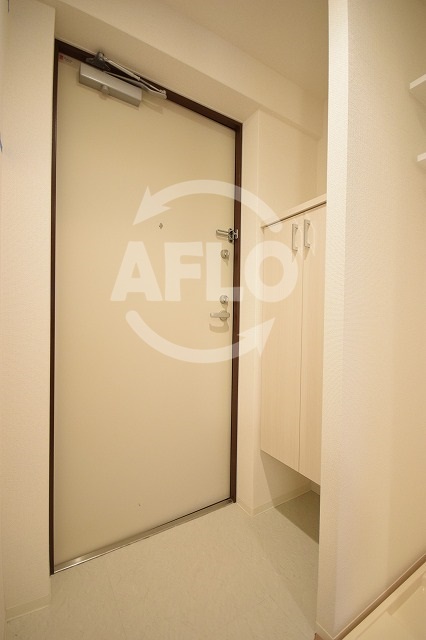 玄関　セレニテ本町グランデ　玄関スペース