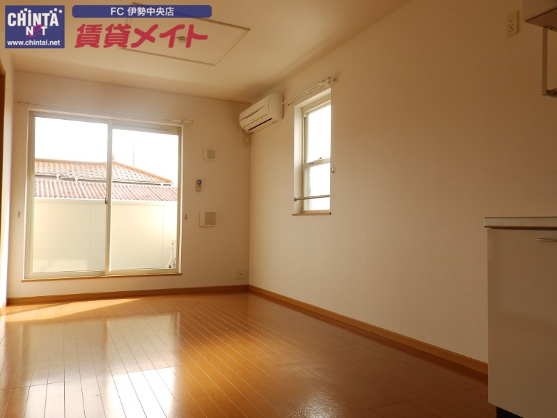 居室・リビング　同型参考写真