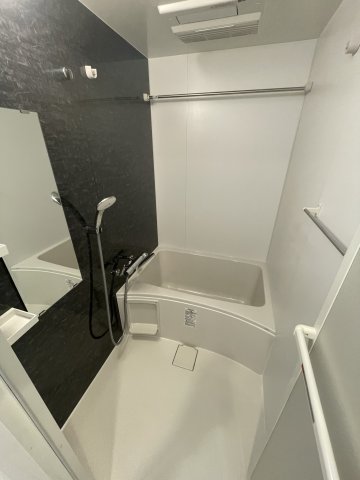 バス・シャワールーム　(参考)同マンション同間取り他部屋の写真