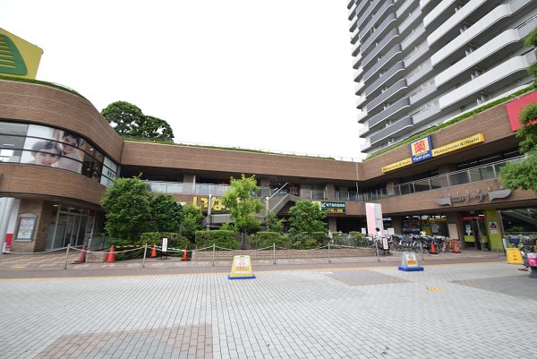 スーパー　いなげや（スーパー）まで755m