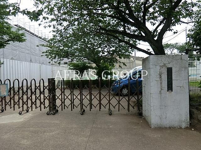 小学校　藤沢市立本町小学校（小学校）まで660m