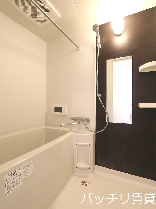 バス・シャワールーム　画像はイメージの為、色や間取りが若干異なりますが、現況を優先