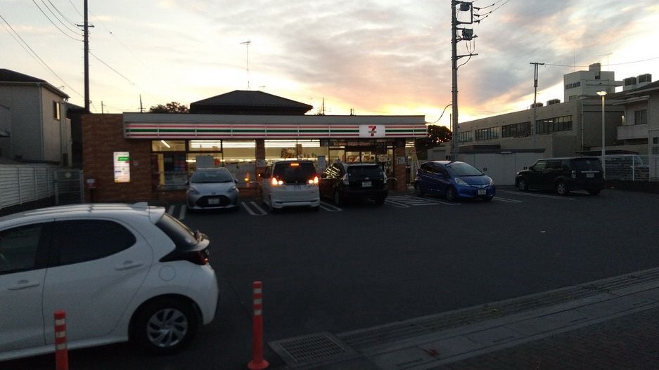 コンビニ　セブンイレブン久喜本町1丁目店（コンビニ）まで930m