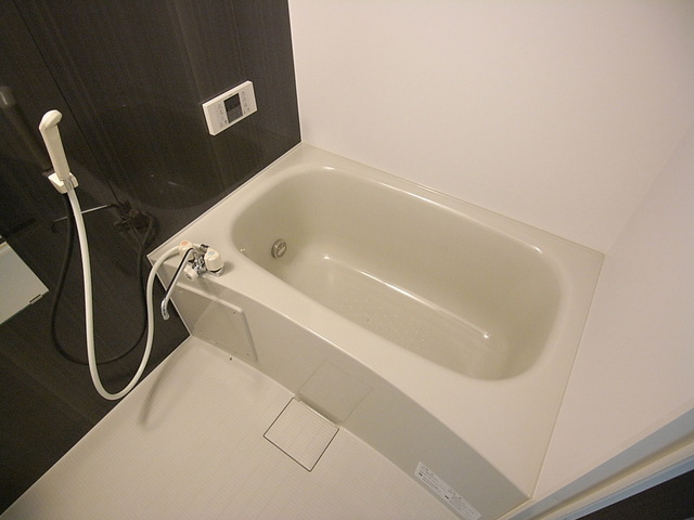 バス・シャワールーム　追い焚き機能付きお風呂です。