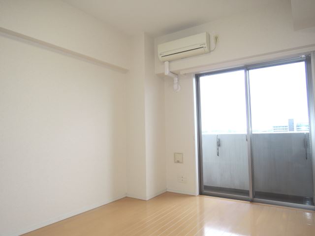 居室・リビング　奥行きのある居室