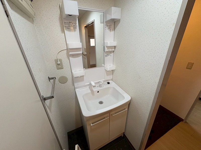 洗面設備　※写真別号室写真参照 ※室内リフォーム中の為、現況優先