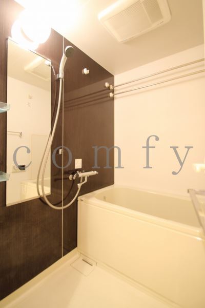 バス・シャワールーム　浴室乾燥機付きバス