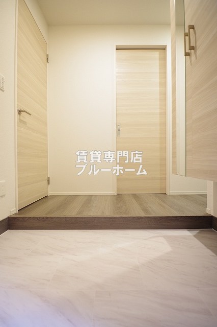 玄関　収納付きの広い玄関です！