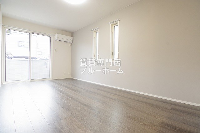 居室・リビング　12.2帖の広いリビングです！