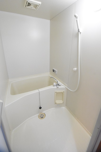 バス・シャワールーム　シンプルで機能的なユニットバスです！