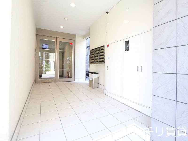 エントランス　別号室タイプの為、現状を優先いたします