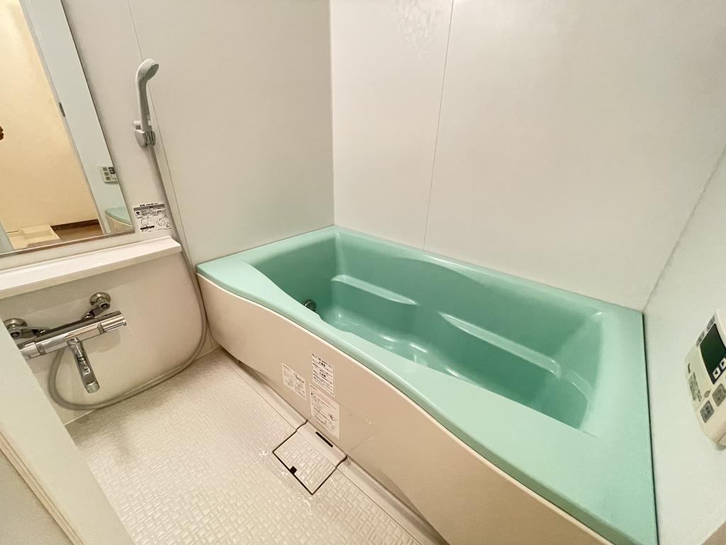 バス・シャワールーム　ゆったりとした浴室