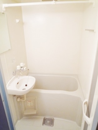 バス・シャワールーム　ゆったりのお風呂です