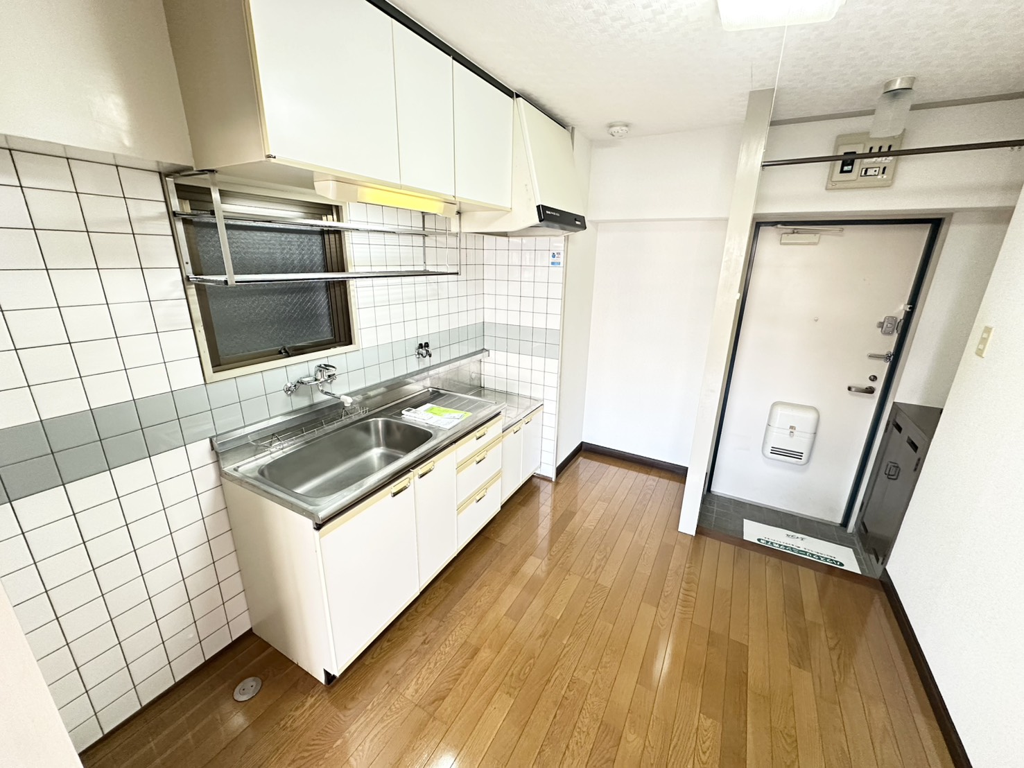 キッチン　同型タイプ他室写真。現況優先