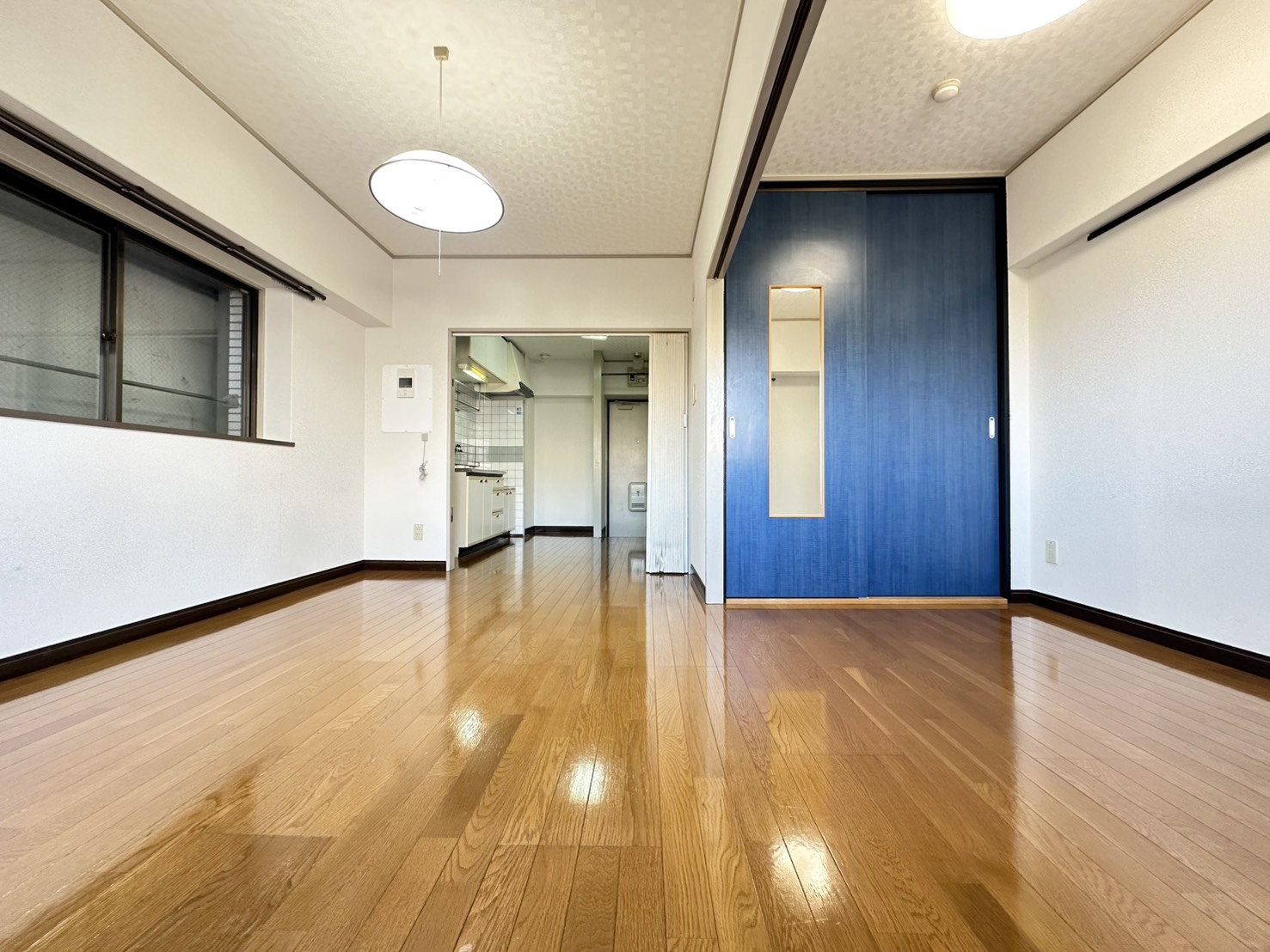 居室・リビング　同型タイプ他室写真。現況優先