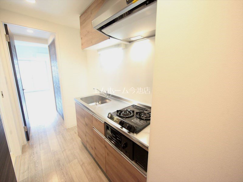 キッチン　システムキッチン（ガス2口コンログリル付）