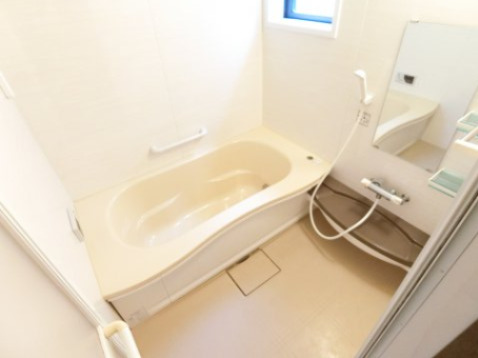 バス・シャワールーム　同物件別部屋イメージ写真