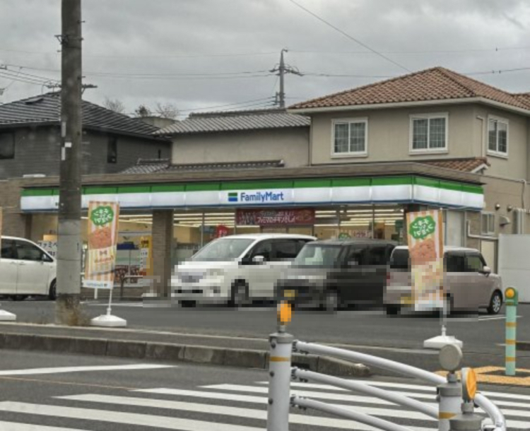 コンビニ　ファミリーマート 豊田高上二丁目店（コンビニ）まで569m