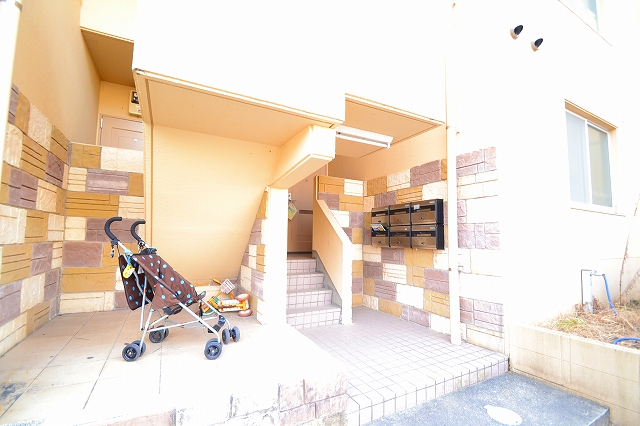 エントランス　お問合せはシティホーム海田センター　082-821-2227