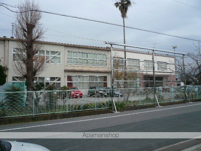 中学校　泉南市立中学校西信達中学校（中学校）まで243m