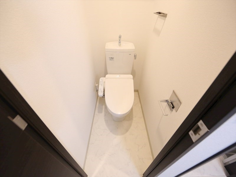 トイレ　温水洗浄暖房便座付トイレ