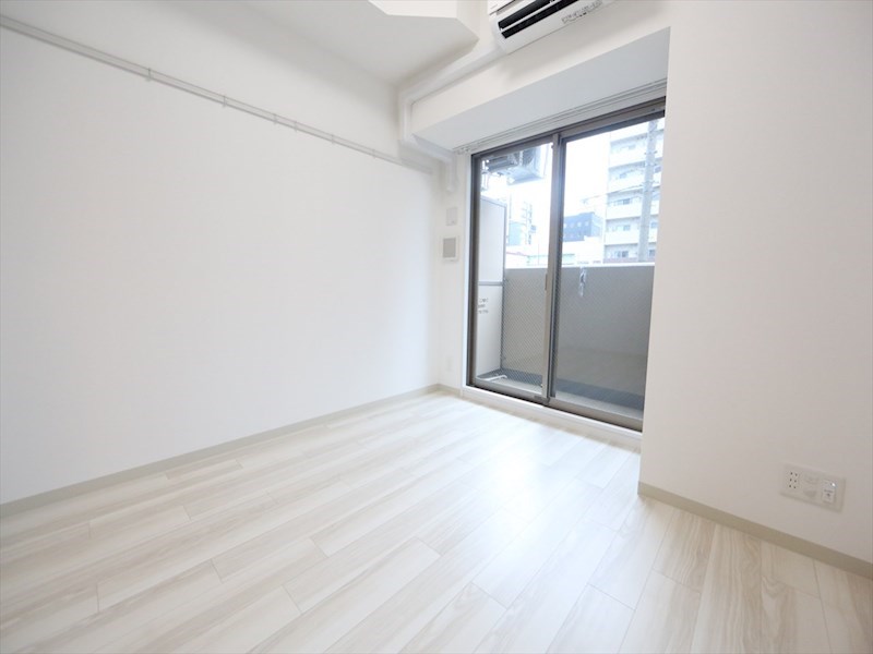 バルコニー　洋室6帖　2面採光　エアコン付　クローゼット付　バルコニー