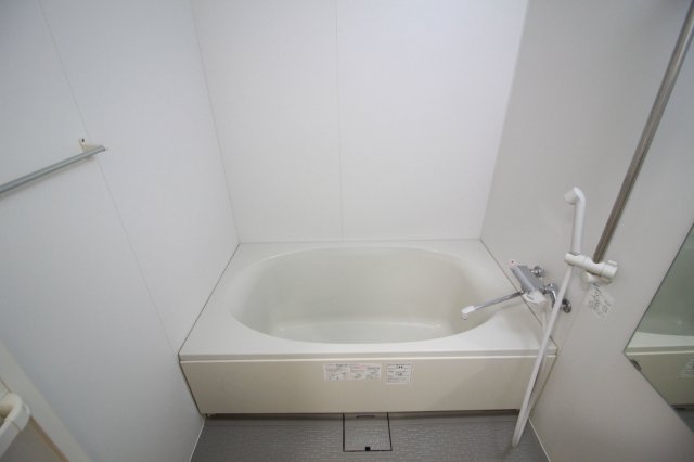 バス・シャワールーム　バスルーム