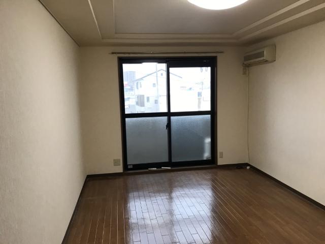 バルコニー　洋室