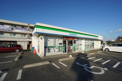 コンビニ　ファミリーマート 千葉誉田駅前店（コンビニ）まで511m