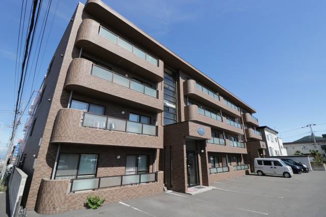 建物外観　人気の鉄筋コンクリート造♪