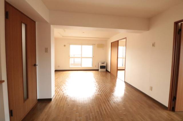 居室・リビング　広々リビング♪