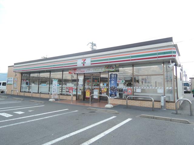 コンビニ　セブンイレブン（コンビニ）まで801m