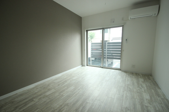 居室・リビング　※別部屋の写真です