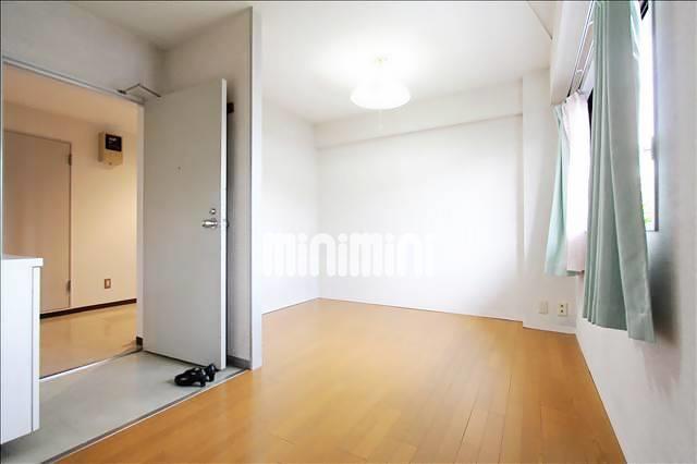 居室・リビング　広々としたお部屋です