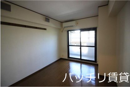 居室・リビング　＊画像は別部屋の為イメージ、現状優先致します