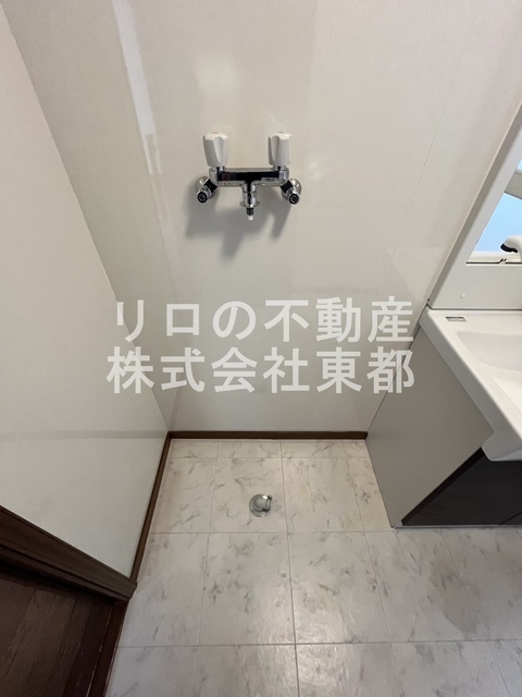 その他　洗濯機置き場は室内にあるので雨に濡れる心配はありません。