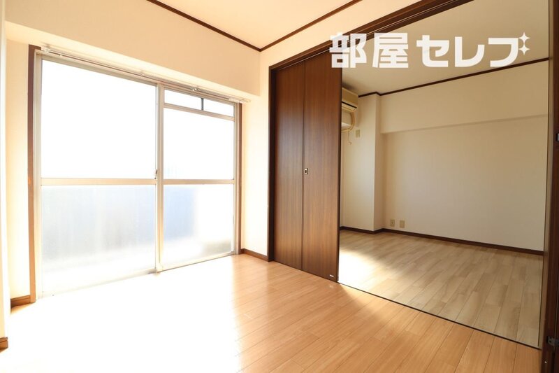 居室・リビング　１００６号室写真