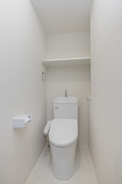 トイレ　※写真は同タイプ住戸です。