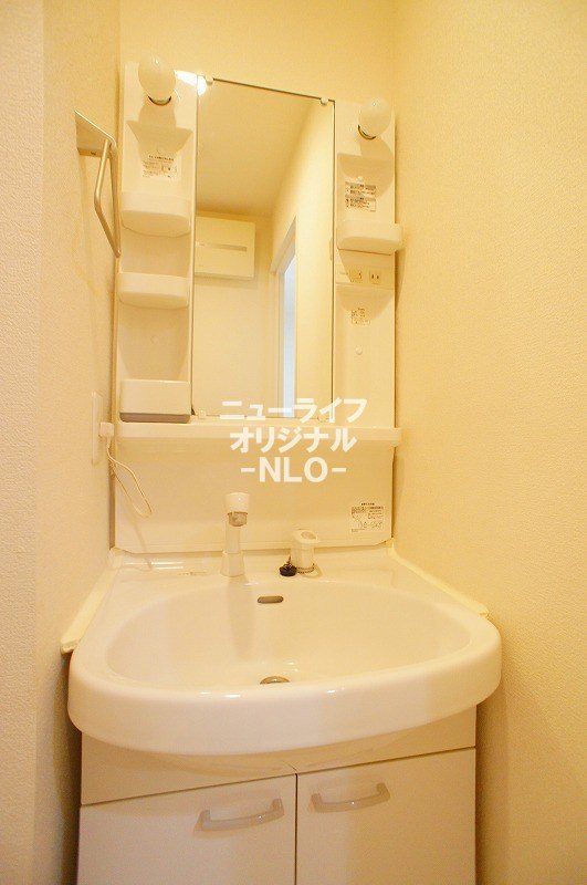 洗面設備　洗髪洗面台　※同タイプ別室参照。現況を優先致します。