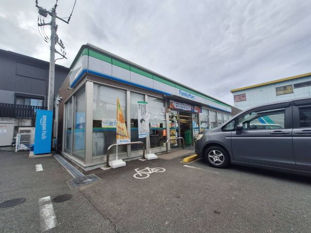 コンビニ　ファミリーマート　八王子上柚木店（コンビニ）まで884m